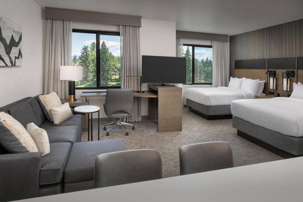 Queen Room with Two Queen Beds with Sofa Bed interior